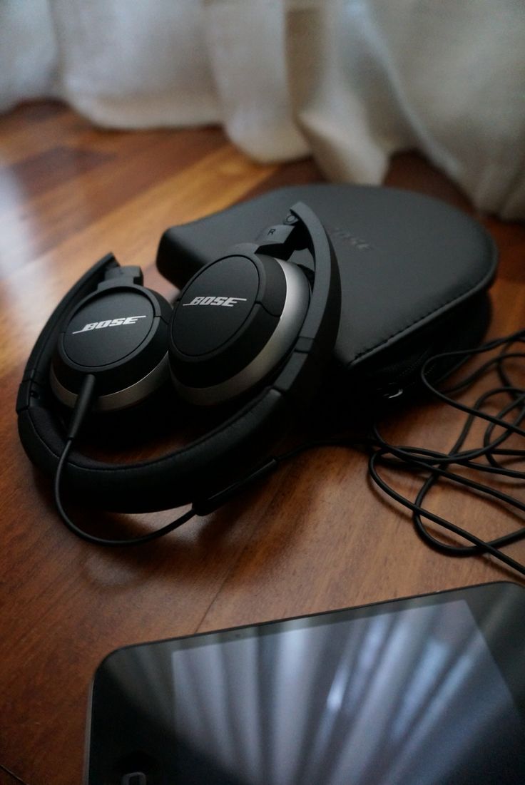 BOSS Headphones – Premium Wireless Headphones with Active Noise Cancellation